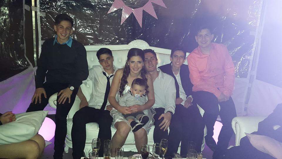 1404_fer's tweet image. Sofia Aimone todos tus primos y tu hermano te desean que tengas una noche inolvidable 😍😍 #FunTimeFebrero2016