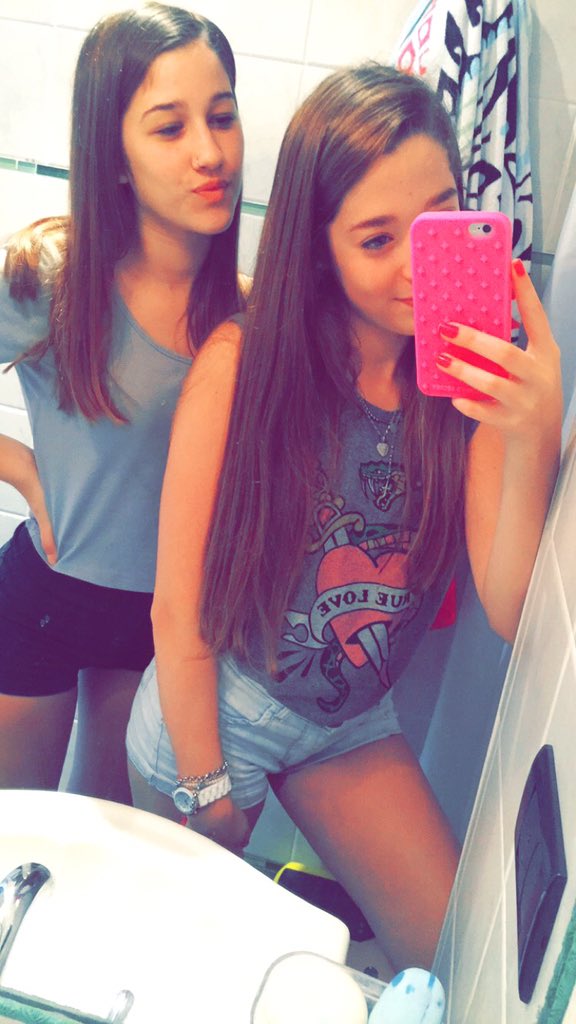 Jazalbba's tweet image. Meli: espero q rompas esta noche 🎉te amo y espero que disfrutes este viaje como nunca 💝🎊✈️🇺🇸#FunTimeFebrero2016