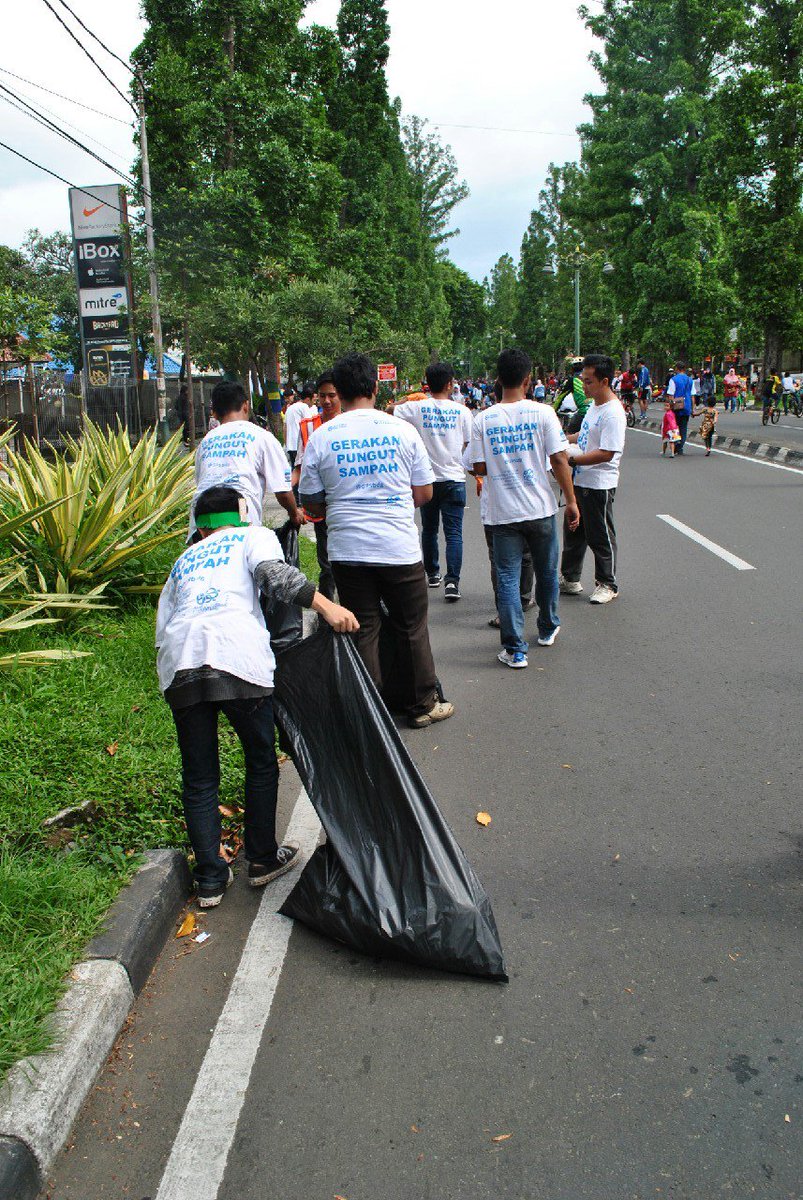 #GerakanPungutSampah tweet media