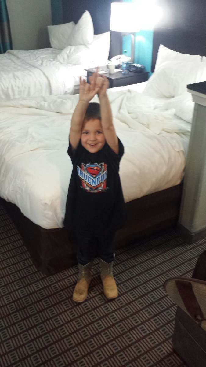 jcdendy's tweet photo. Collins, who won tonight? he said "Superman... they just call him Davenport "@TheFast49 @k_rumley  @TysonPruett https://t.co/mQpo3LPQHo