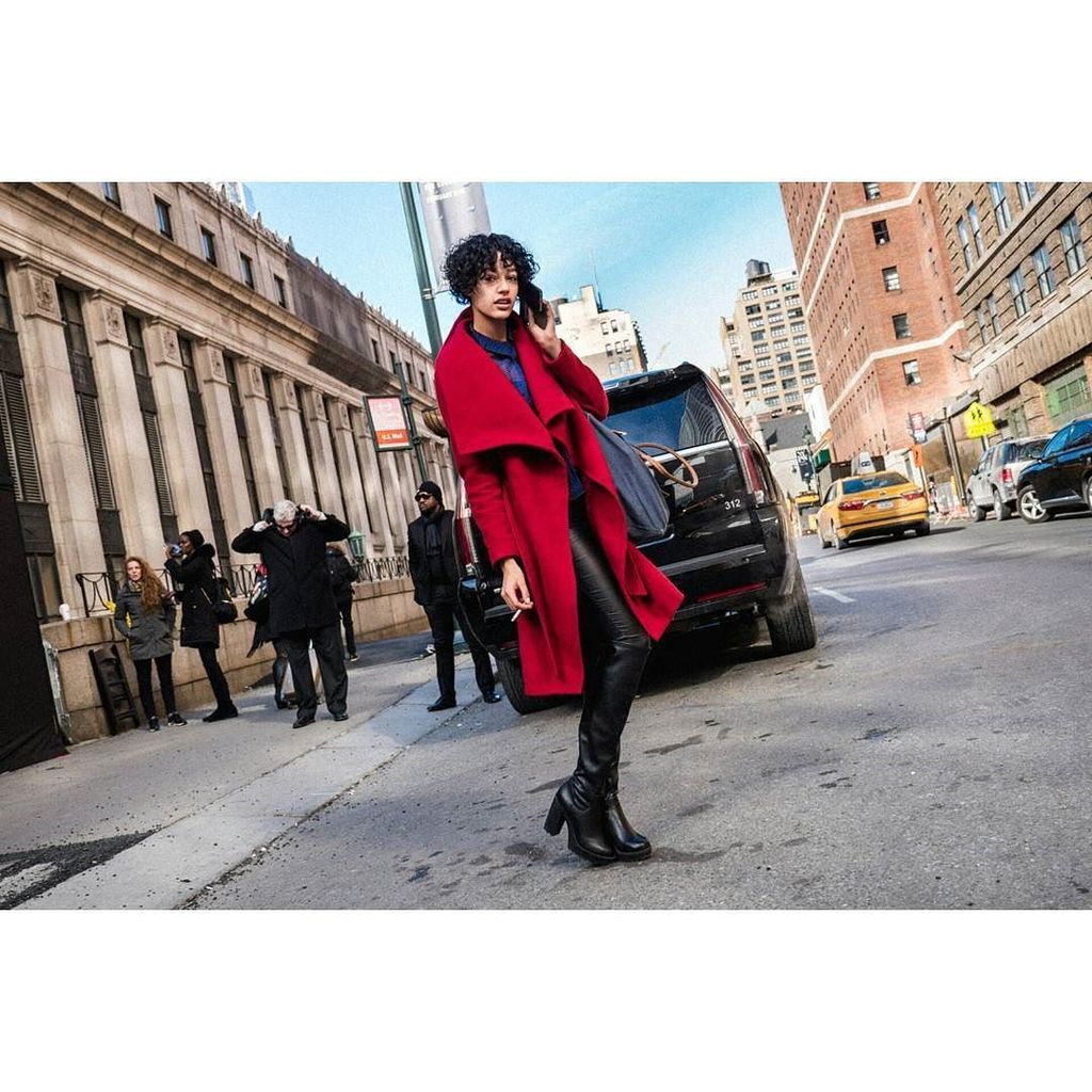 iammuc's tweet photo. NYFW FW16 / Damaris Goddrie
#NYFW #FW16 #DamarisGoddrie #Streetstyle #Model #ModelsOffDut… https://t.co/LKtFb7bMZ0 https://t.co/Bk8dO2Wwu6