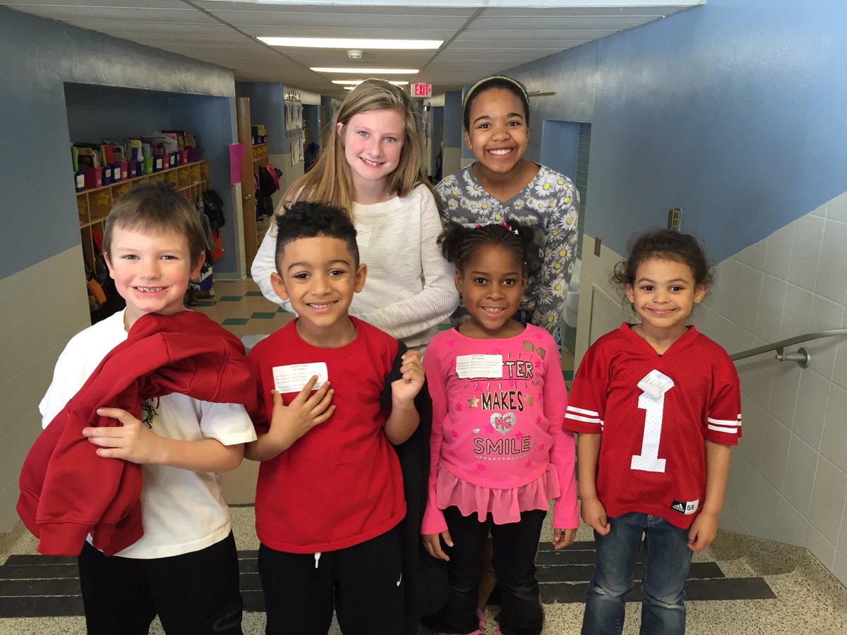 CSolberg2's tweet photo. What a great day of learning! Look at those smiles! #HawSED2016 https://t.co/G7KydhhEgu