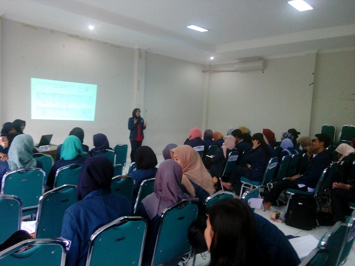 Selanjutnya presentasi Proker <a href="/psmfkmundip/">PSM FKM UNDIP</a> 
#SenatBermakna