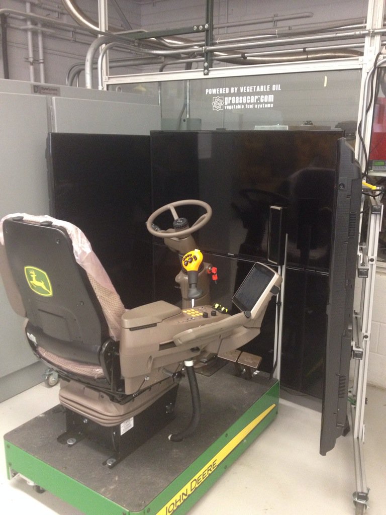 b_iman_t's tweet image. Simulators not just for flying planes! Tractors could be as high tech @JohnDeere @LifeAtPurdue #AgEngineering