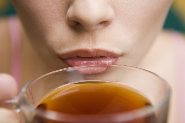 saharandco's tweet image. For great skin and health, try drinking these types of tea more often: bit.ly/1PS5XtA via @herworldsg