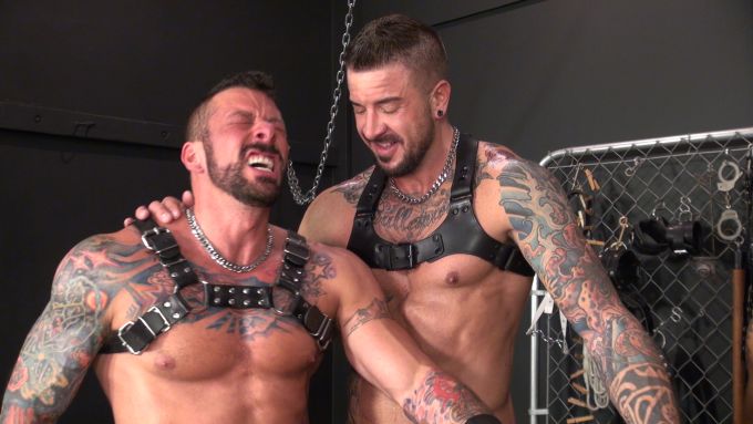 BareJumbo's tweet photo. #Bareback orgy with @Shay_Michaels @DolfDietrich @AarinAskerXXX @HughHunterXXX &amp; Johnny Five https://t.co/usX0BYPqH7 https://t.co/llx0mntO2H
