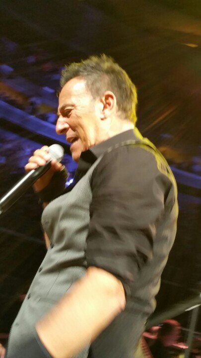 bbison724's tweet image. No doubt Philly loves their @Springsteen &amp;amp; vice versa. Put the two together &amp;amp; magic happens. #SpringsteenPhilly