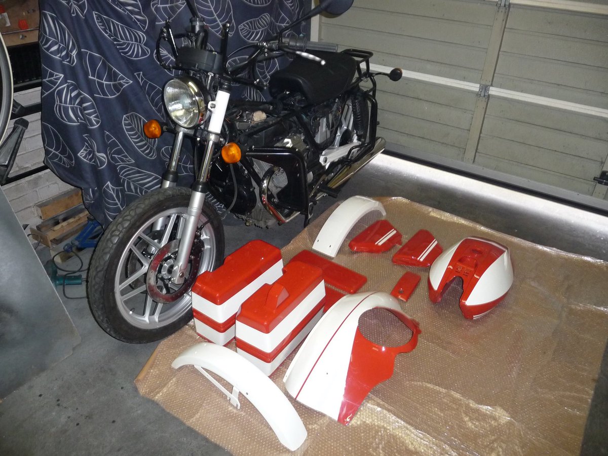 Cubus2020's tweet photo. #motoguzzi #V50PA https://t.co/RNQwUMriT0