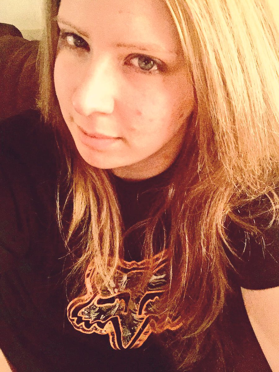 hippygitl430's tweet photo. Had to steal his shirt for the night hehe 😎 https://t.co/9JvaMRddcX