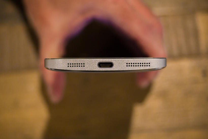 brosisitsystems's tweet photo. #Bestdealsgalaxyphones What if #Samsung #GalaxyS7 Does Not Have #TypeCUSB Port? https://t.co/mJl7VGtEb3 https://t.co/mGXMbqxJ8M