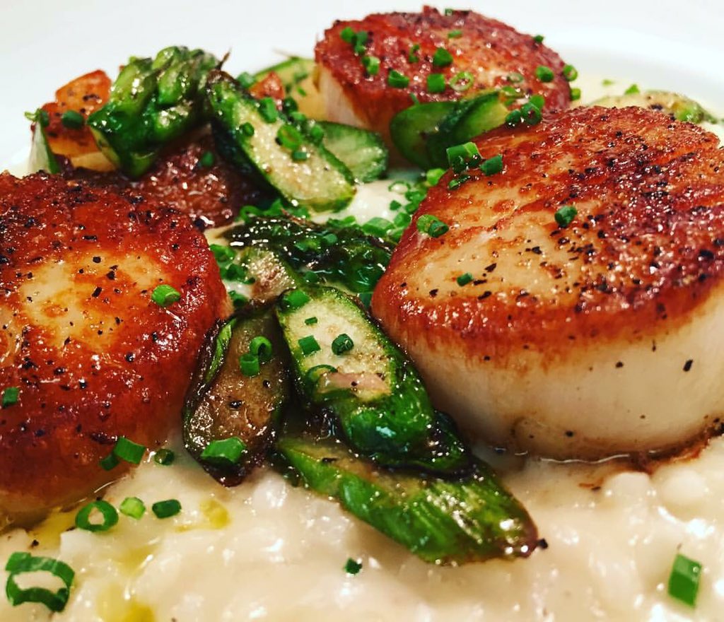 FiammaLV's tweet photo. Our Valentine's Day specials this weekend#EATatMGM# foodie#Italian https://t.co/b52lvBgkZZ