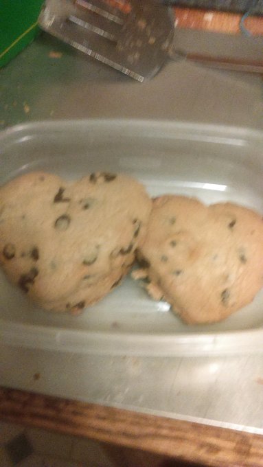 Hope everyone's having a good weekend! The cookies I made on cam turned out great! :) https://t.co/h<a href="/tag/mvsales"class="tags"><span>#mvsales</span></a>