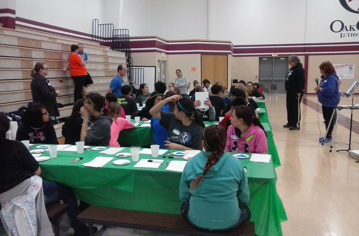 NickGeray's tweet photo. Painting "class" at SVBA youth lock-in. #creativity https://t.co/qtYa8Y4ugy