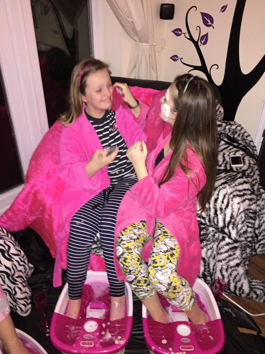 DollyParties's tweet image. 