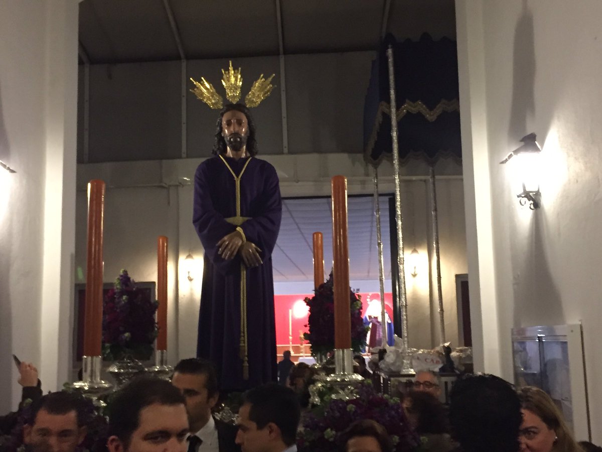 DNBellavista's tweet photo. Salud y Remedios para nuestro barrio, Bellavista. Envíanos tus fotos del Vía Crucis. https://t.co/8sYYYR3FQy