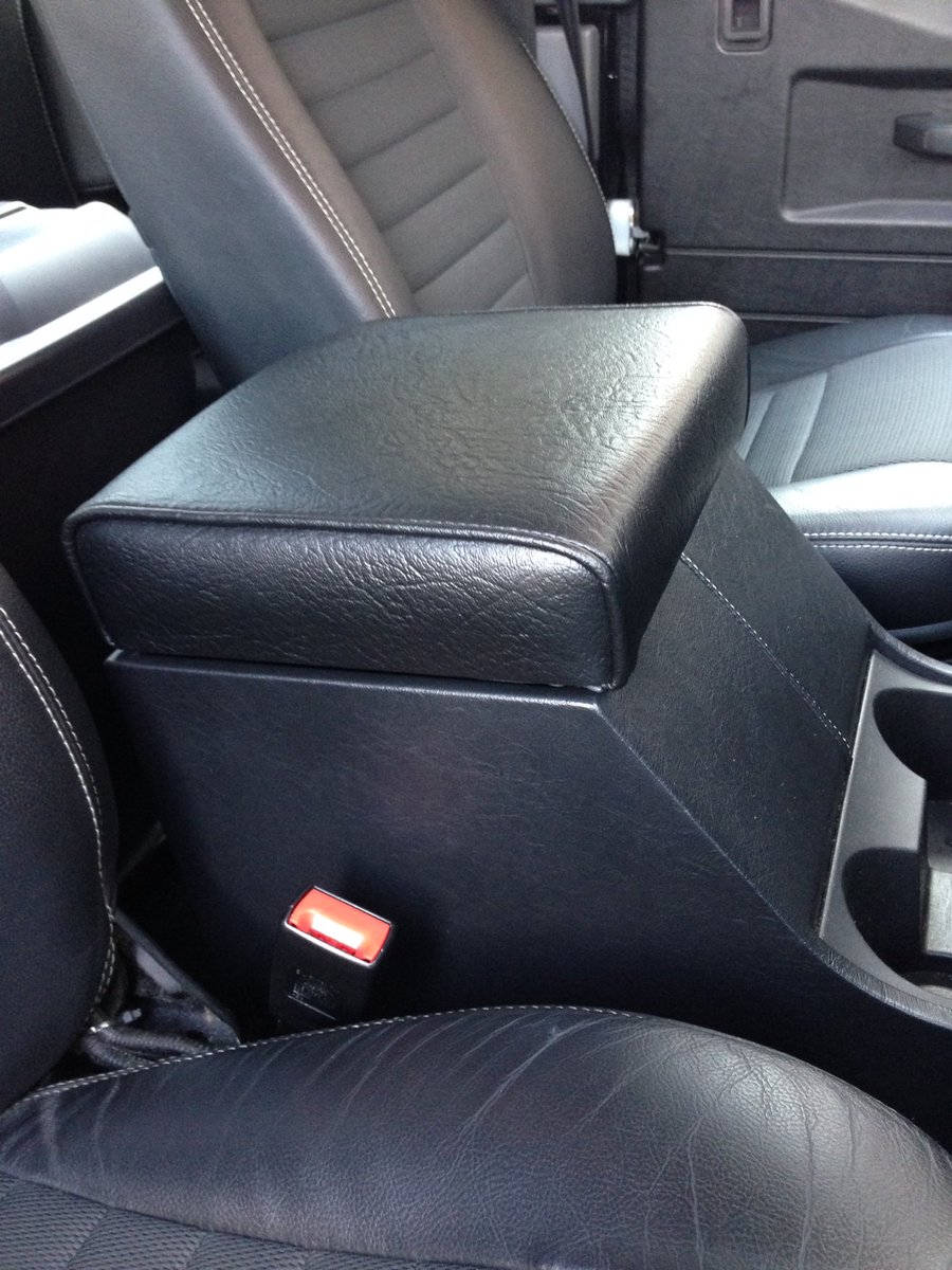 AlanDent4's tweet image. Out with the old in with the new - received this morning from @MobileStorage2 - thank you Clare #comfy #defender