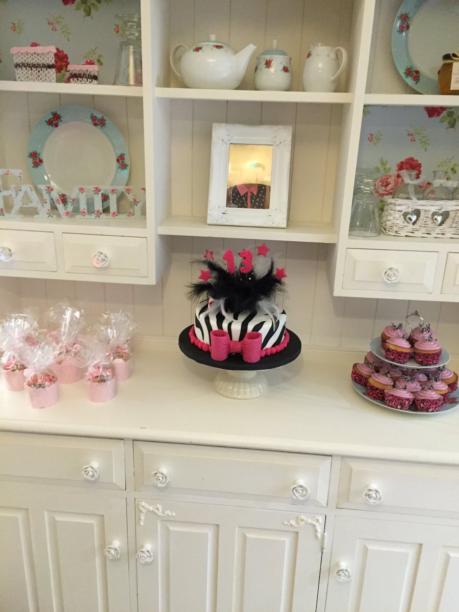 DollyParties's tweet image. 