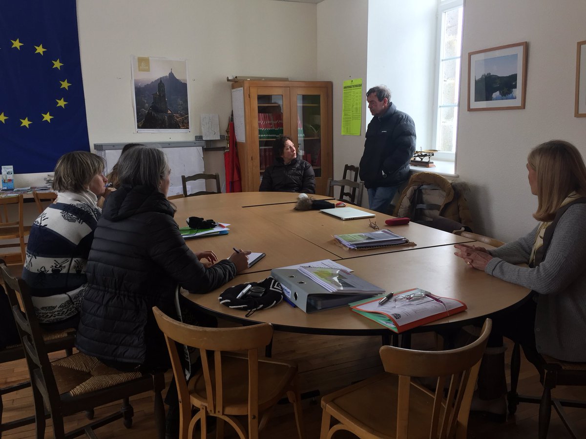 LaGodivelle's tweet photo. @lamontagne_fr interview le conseil municipal pour un article à paraître pour la #journeedelafemme https://t.co/3q8M8kwKs1