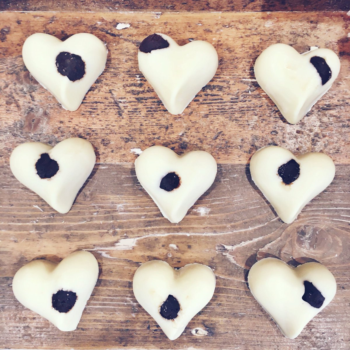 lushliverpool's tweet photo. Happy Valentines! Spread lovely, comforting, toffee-scented #softcoeur across your skin ❤️ #lushspaliverpool https://t.co/Z7sNY9ii9Q
