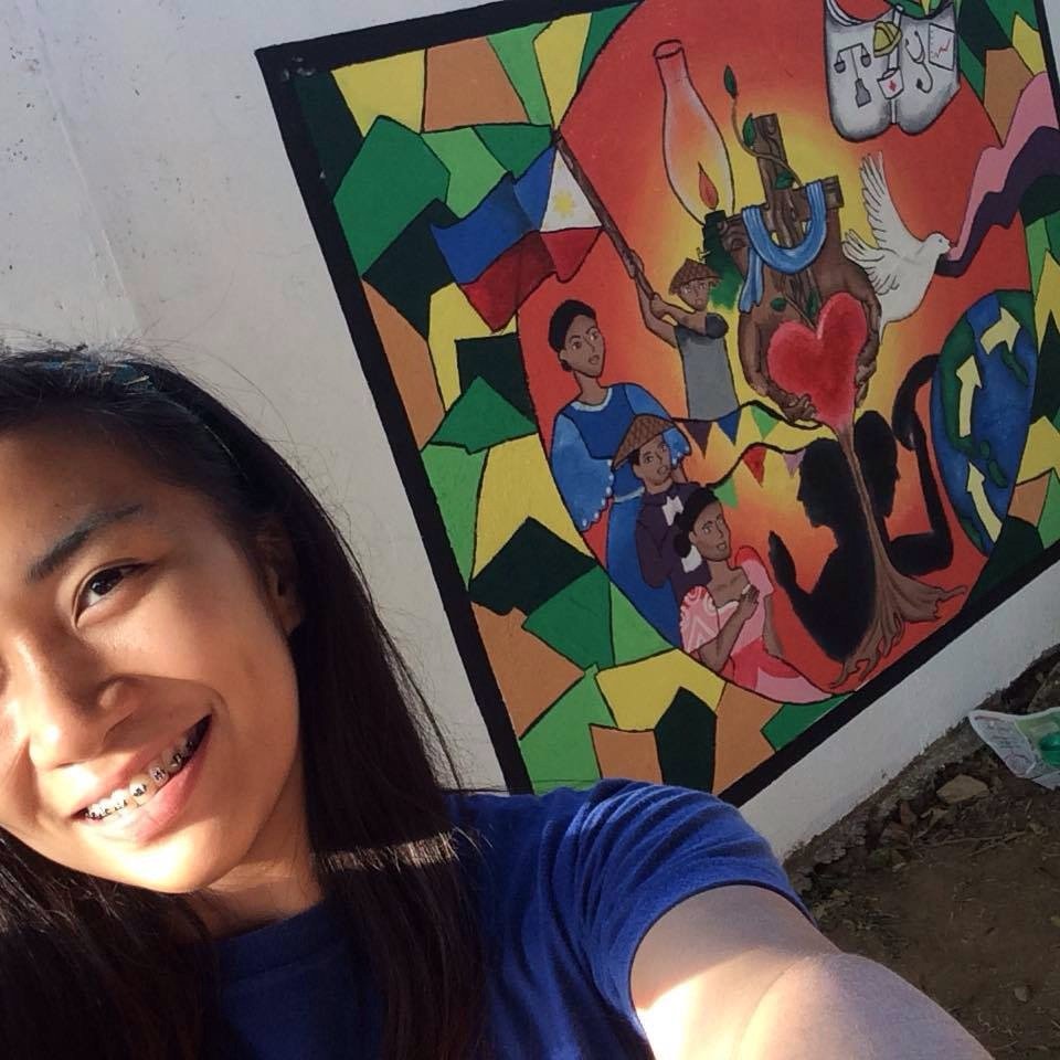 YsunKristine's tweet photo. So proud of us 🙈😁 G1A mural making contest 👍 @francisjayjay #susane https://t.co/Ad6bgdZhyT