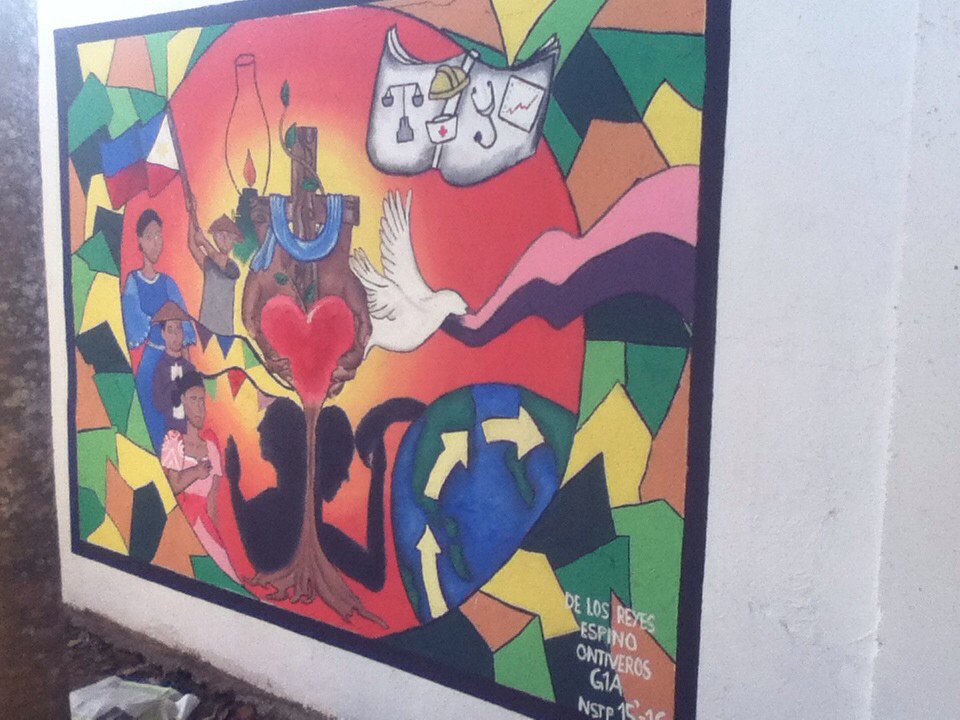 YsunKristine's tweet photo. So proud of us 🙈😁 G1A mural making contest 👍 @francisjayjay #susane https://t.co/Ad6bgdZhyT