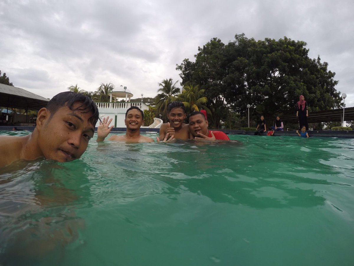 aBeYKiLiKz's tweet photo. SHAN SUI TIME...HEHEEHEE
#latepost
#fridaydays
#friendsday https://t.co/dTmjz9qSgQ