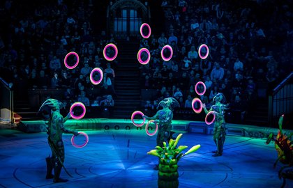 AlexandParfenov's tweet photo. #Visa #Dubai #UAE https://t.co/e3nGZQSs8E #AlienPlanetCircus #UFO #WorldTradeCentre https://t.co/yIj5ogD61M