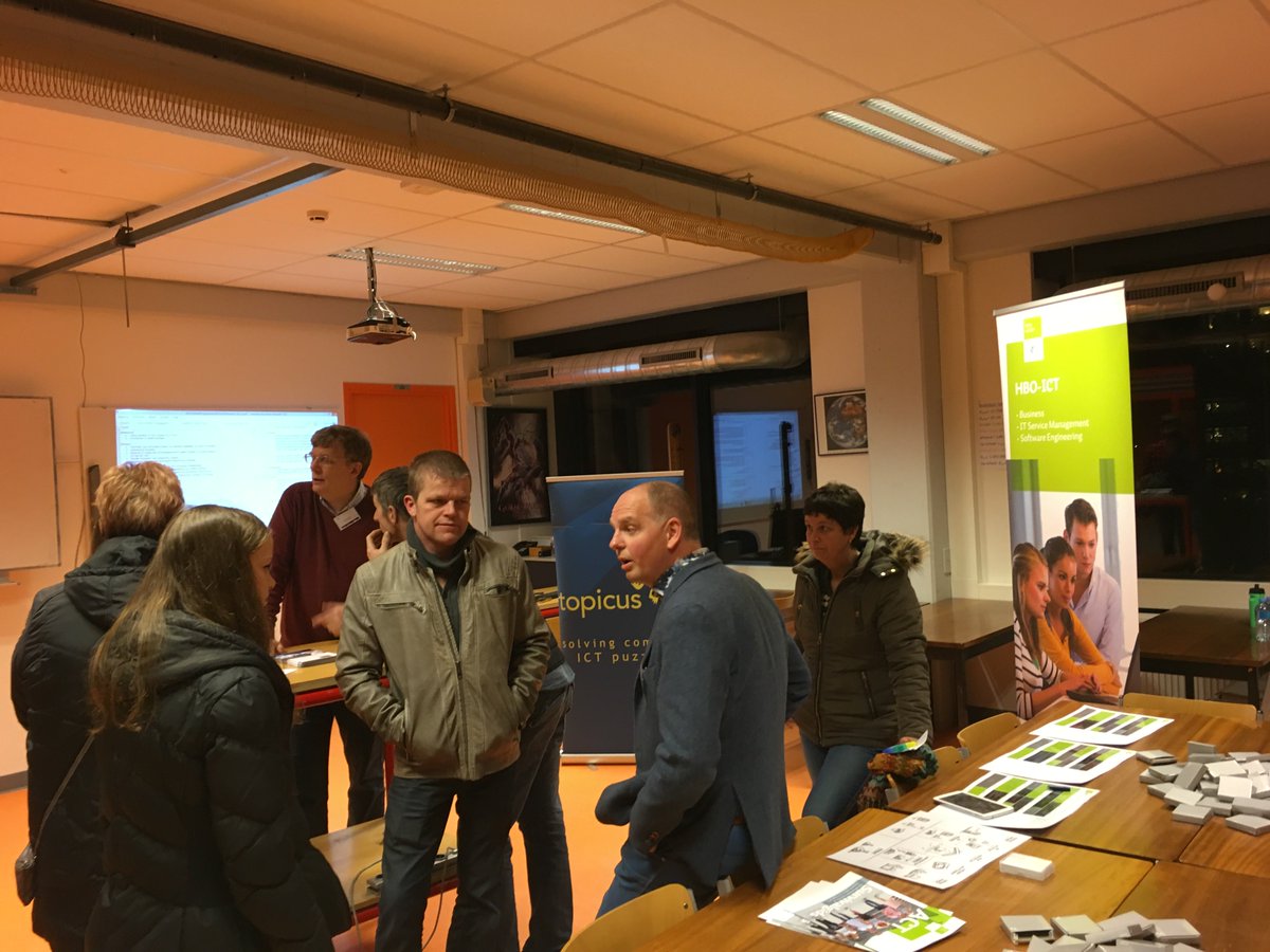 chrmst's tweet photo. Toekomstig @SaxionACT studenten &amp; @topicusbv collega's enthousiast gemaakt voor Inleiding ICT op @HetVlier Deventer! https://t.co/HpsQxsm4fL