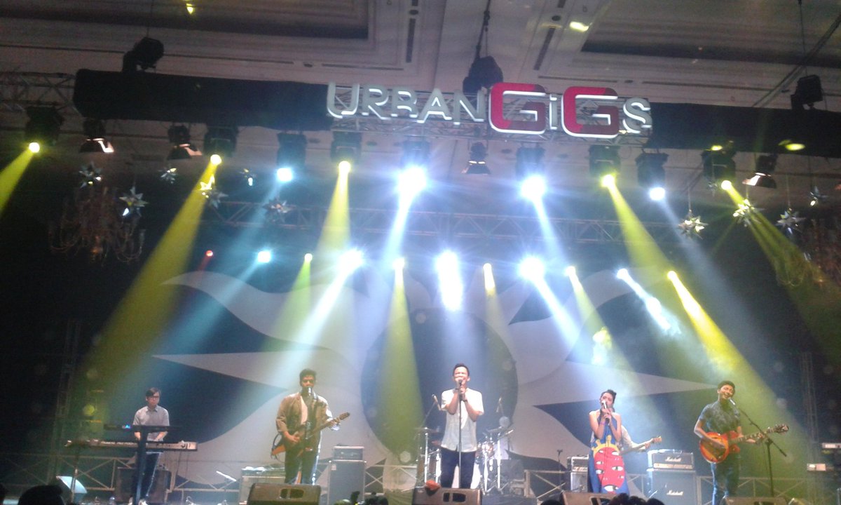 merchmaniacs's tweet image. Now Perform @sayHiVi in Passion Area Promoted by @Berlian_ENT #KahitnaLOVEfestival  #MMLivetweet #MMmedia