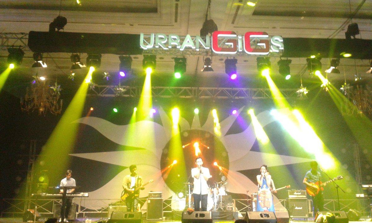 merchmaniacs's tweet image. Now Perform @sayHiVi in Passion Area Promoted by @Berlian_ENT #KahitnaLOVEfestival  #MMLivetweet #MMmedia