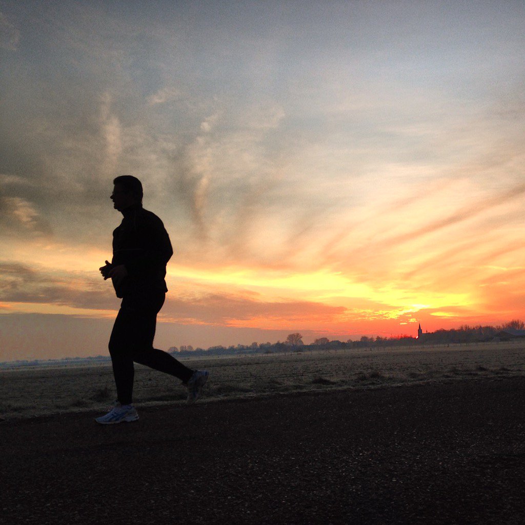 viadelens's tweet photo. #beautiful #morning #omroepbrabant #oosteind #runningman #sky #sunsetpro #sunset #Netherlands #brabant https://t.co/F75Csya0ZS