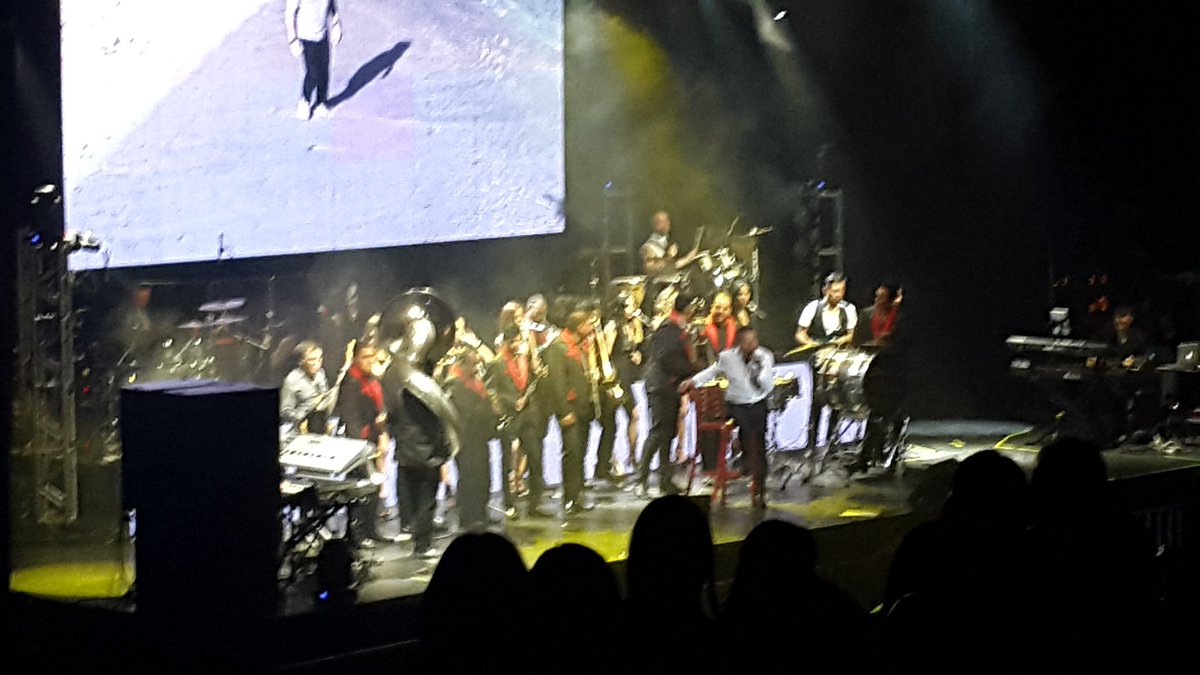 marisoles_'s tweet photo. Lo maximo @montanertwiter con banda.. como siempre excelente concierto! #MegaFan https://t.co/MNaTG1EEQF