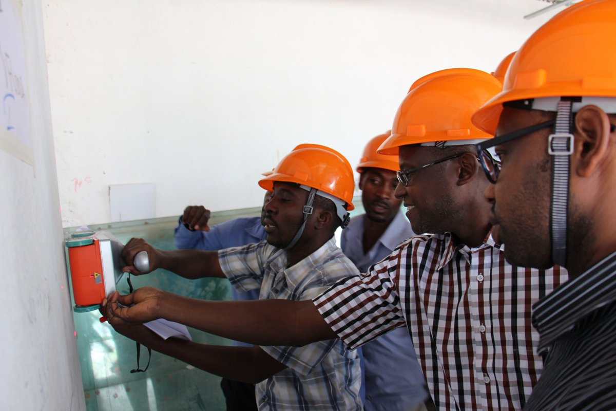 Rwanda_Housing's tweet image. RHA Engineers are testing a concrete casted column using a #ConcreteScanner  #HousingInspection