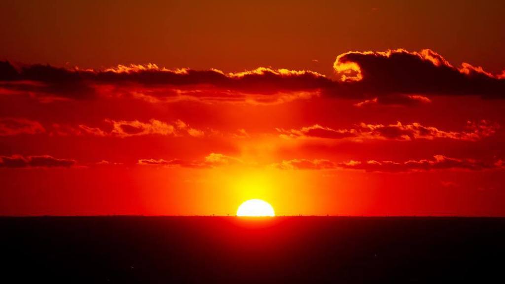 patberry's tweet photo. Sunset.
#nofilter
#chicago
#edelviews
#edelmanpr https://t.co/oDSIPa2U3K https://t.co/mPg5GexYcA