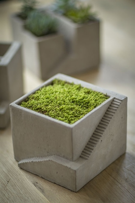 oolodesign's tweet photo. CUTE! -  cement architectural planters @mothology when will you start shipping to the uk? #concrete #architecure https://t.co/iuxhrHtCP8