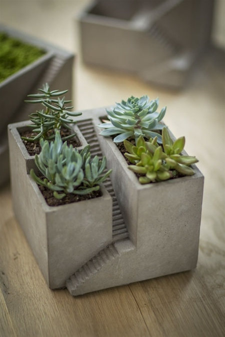 oolodesign's tweet photo. CUTE! -  cement architectural planters @mothology when will you start shipping to the uk? #concrete #architecure https://t.co/iuxhrHtCP8
