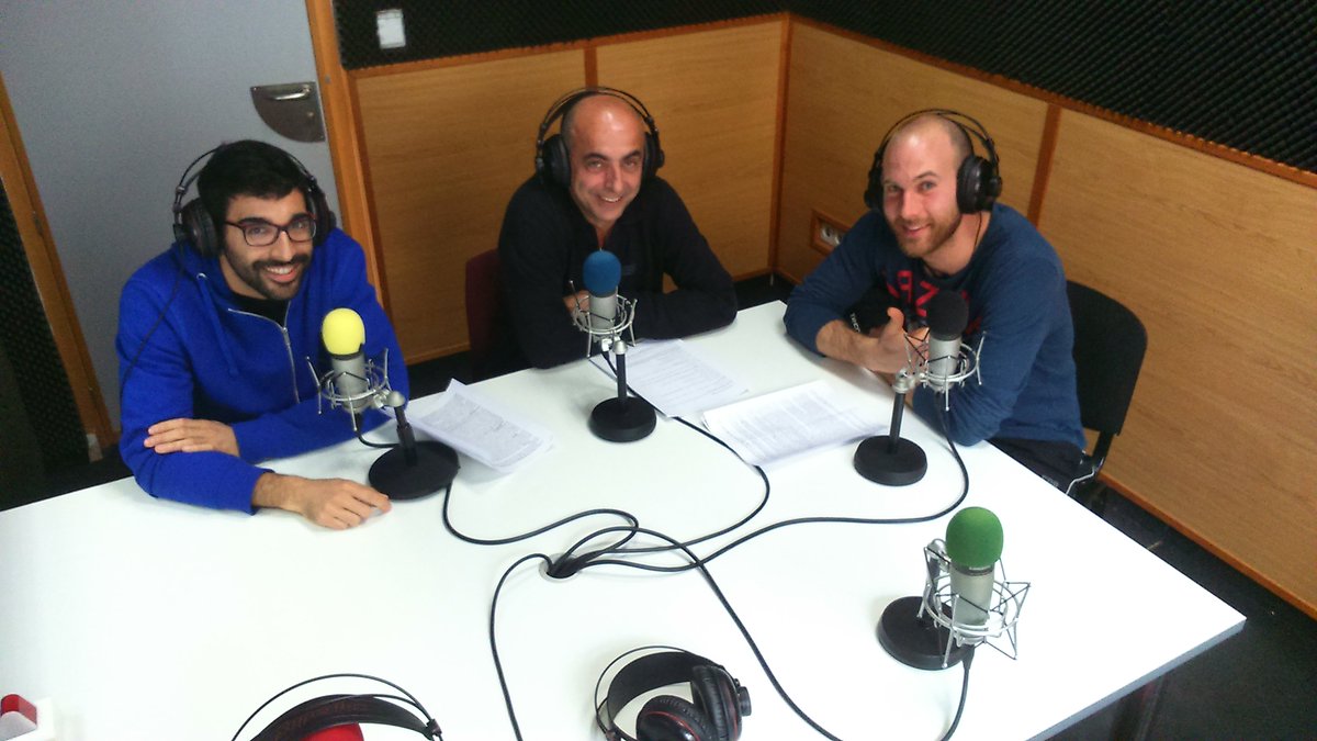 pilotaviu's tweet photo. Ja pots escoltar el 3r programa de #ColpAcolp #pilotavalenciana @radiogodella @pilotaveu https://t.co/nktkkTqaVH https://t.co/CM1sOItqOl