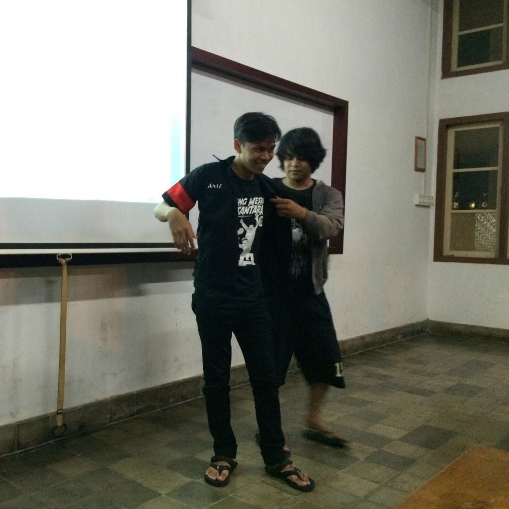 Pelantikan ketua Ukm Sexen periode 2015/2016 (kiri bagas ketua yg baru, kanan ajod ketua lama)