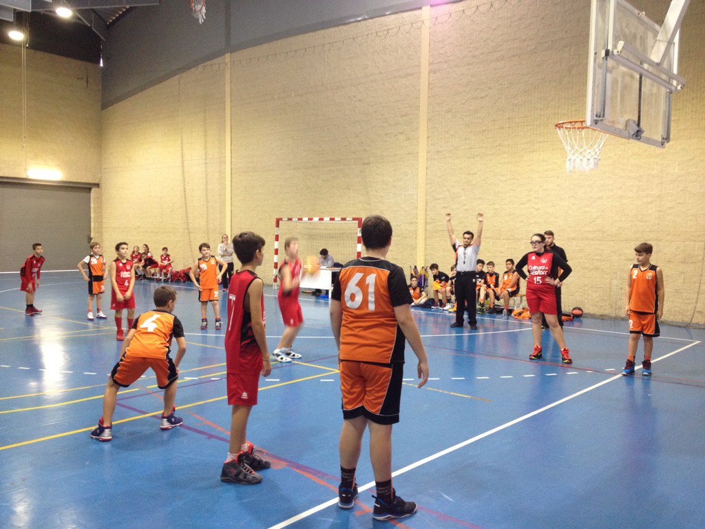 picanyabasquet's tweet photo. Victòria 46/40 dels alevins 2005 de @GuillemF95 en un partit ben disputat https://t.co/4ZRHnUJtkK