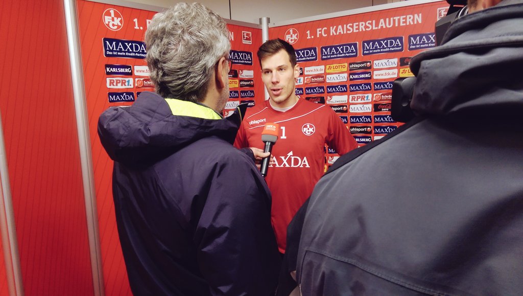 Rote_Teufel's tweet photo. Auf dem #Betze waren die #FCK-Profis nach #SCPFCK gefragte Gesprächspartner beim @SWRsport. #MM1 #MK37 https://t.co/RC34TqCYs5