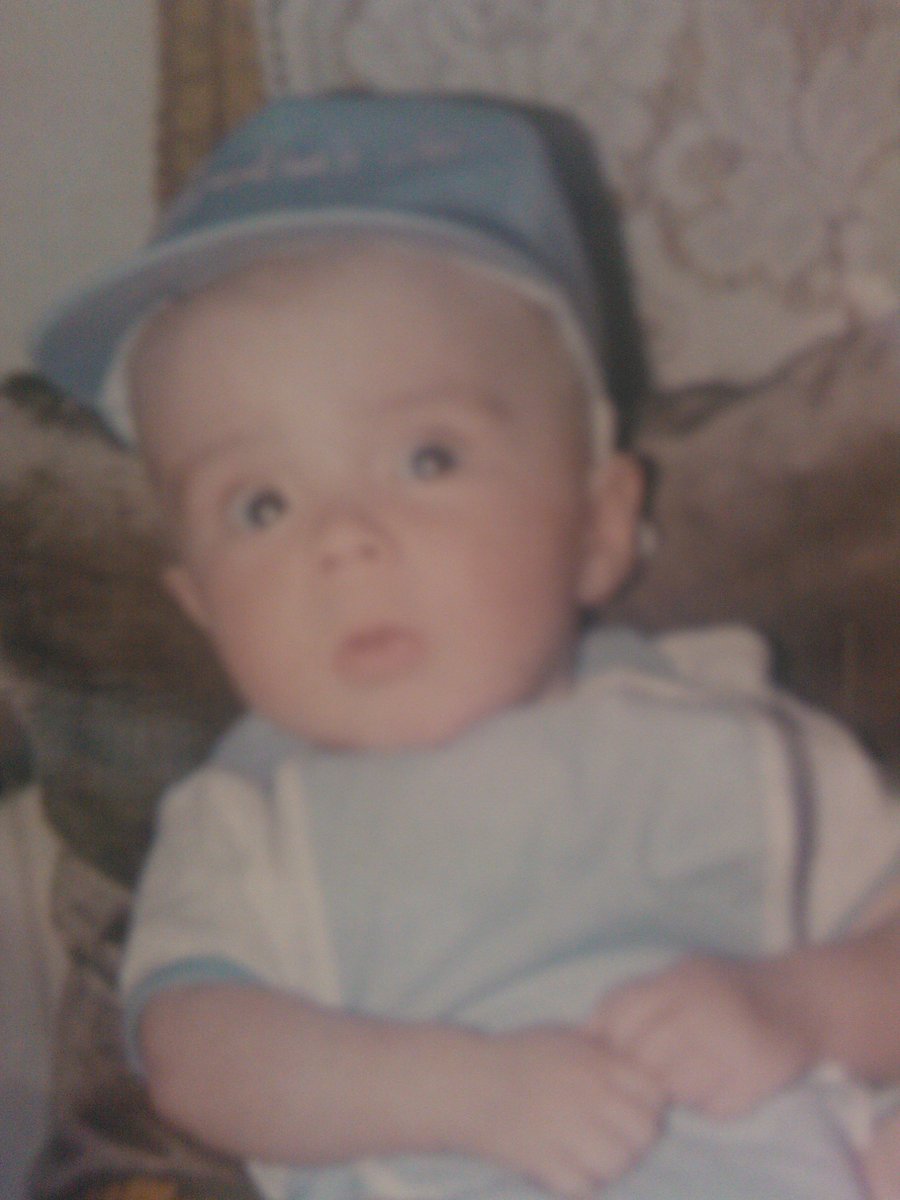 lindacard01's tweet photo. Happy Birthday Tom #27today @Cardytc https://t.co/kwBJzrV4lZ