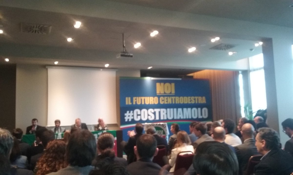 SamBattaglini's tweet photo. Il futuro del centrodestra. #COSTRUIAMOLO @gasparripdl @tripodimaria @GiancarloBagli1 @LucaZaccari https://t.co/aXkm7T9PUG