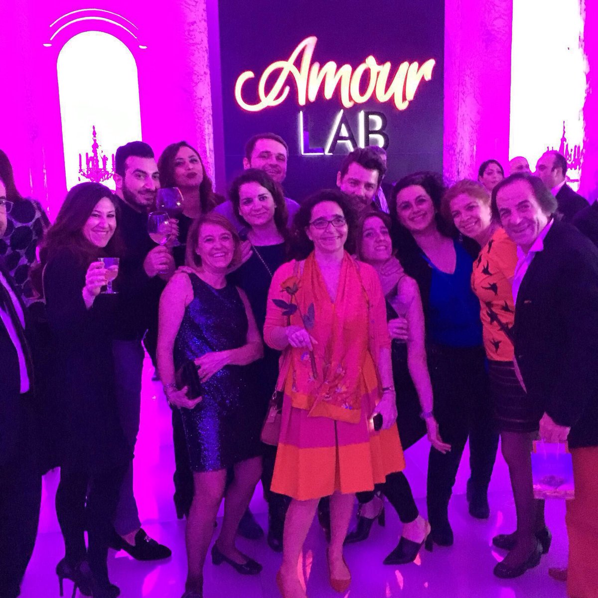 MurielDomenach's tweet photo. #AmourLab je t'M / seni seviyorum partisi. Fransız romantik ufuklara, vize servis ile. https://t.co/dZqabh1xqE
