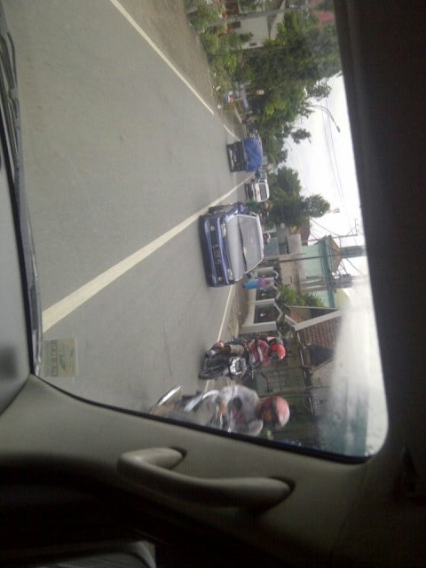 Pukul 16.40 lalin jl. Satsui tubun terpantau ramai lancar #trafficmalang <a href="/Edunewsfm/">EDUNEWS FM RADIO</a> <a href="/official_itv/">Indonesiatv</a> irma bc7