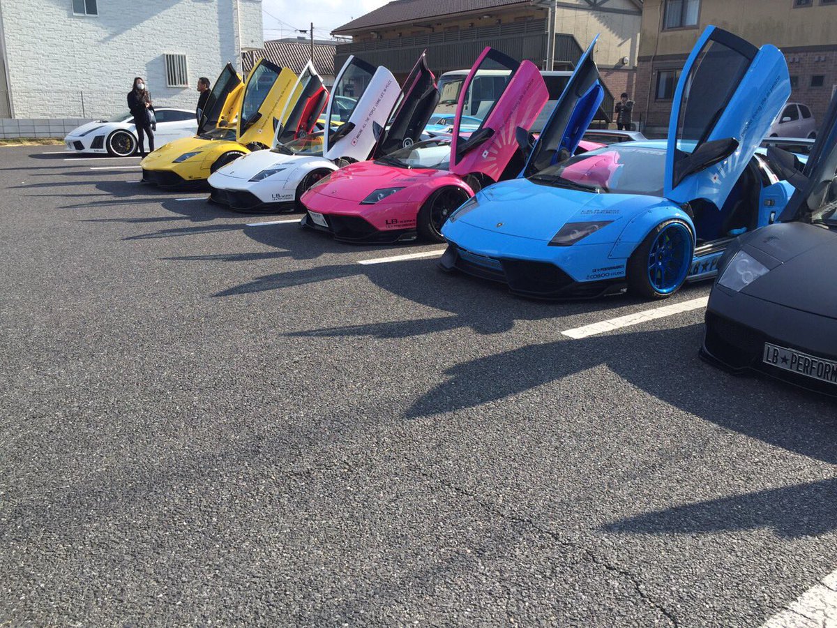 LBworks5's tweet photo. 先日のツーリングの様子です！

#LBworks #LBperformance #libertywalk #Lamborghini #aventador 
#NISSANGTR https://t.co/SmCDX1ca7K