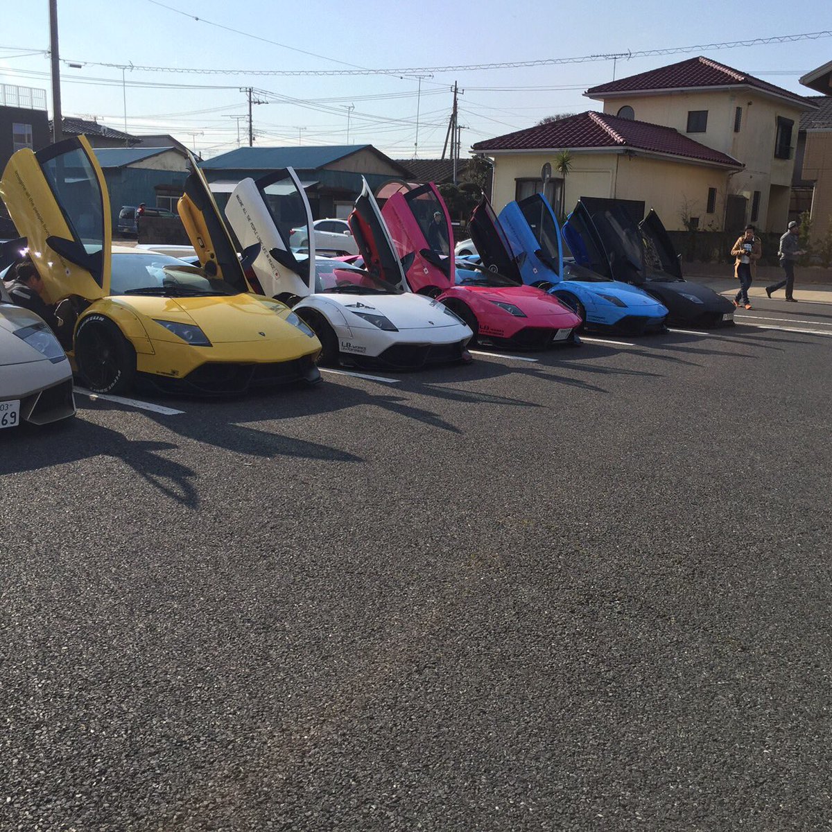 LBworks5's tweet photo. 先日のツーリングの様子です！

#LBworks #LBperformance #libertywalk #Lamborghini #aventador 
#NISSANGTR https://t.co/SmCDX1ca7K
