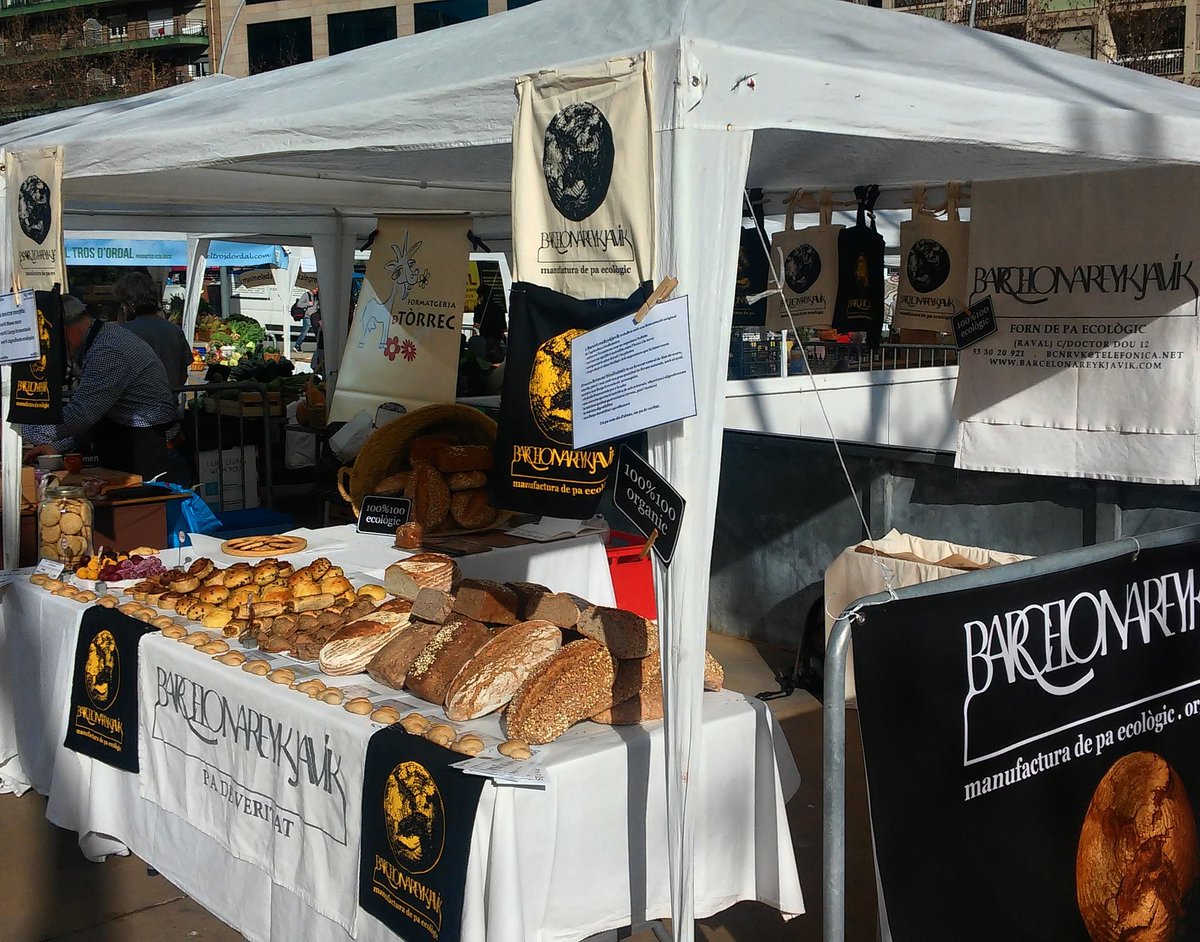 bcnrvk's tweet photo. Benvinguts al #mercatdelaterra #slowfood #masamadre #sourdough #bio #eco #organic #vegan #homemade #paecologic https://t.co/7fatsPR3xw