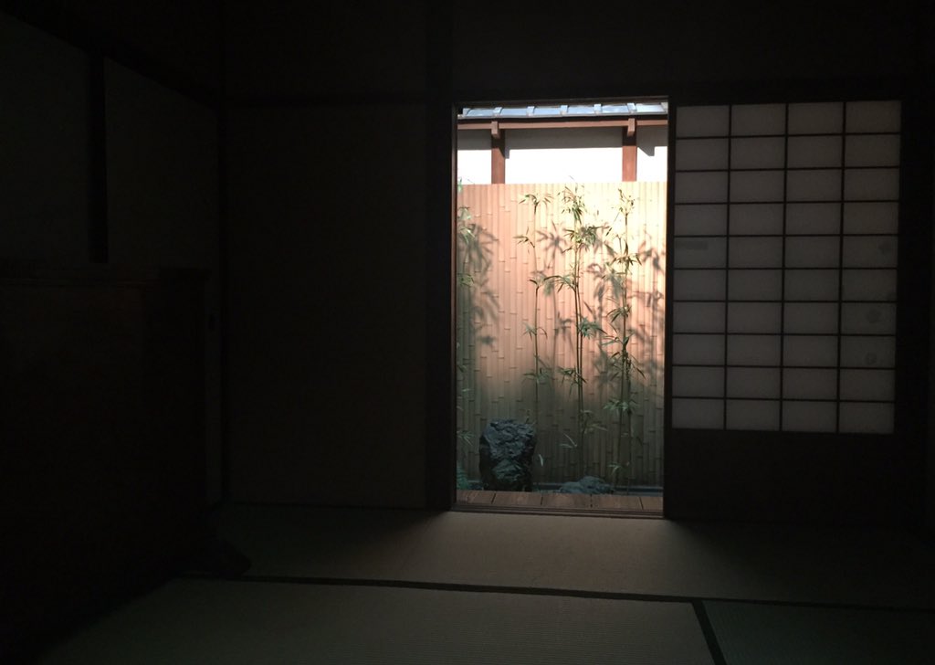 てて誕なので大阪くらしの今昔館内に行ってきたのですがめっっちゃくちゃ楽しかったです…！館内に江戸の町が再現されててほんと広くてびっくりした…わりと近くに住んでるのに初めて行ったよ〜毎週通いたい写真撮りまくりたい… 