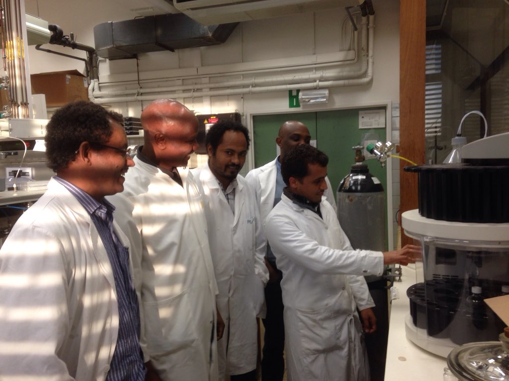 pascalboeckx's tweet photo. H. Ram, Nepalese PhD, trains Ethiopian &amp; Tanzanian scientists at ISOFYS @FbwUGent in @imixsed @EU_H2020 project https://t.co/r45WdlcEgA
