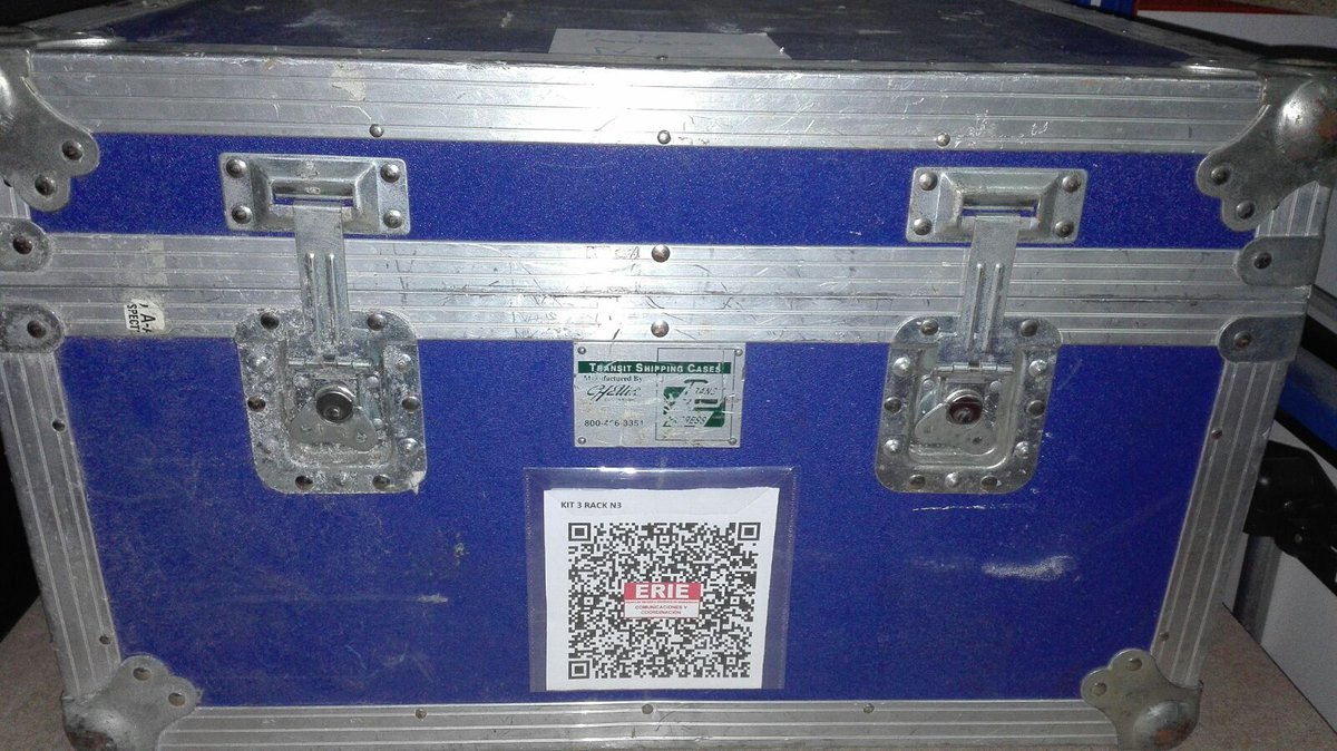 SionServera's tweet photo. Hoy es el #Diadelaradio El #ERIECC de @CreuRojaBalears lo celebra revisando equipos e incorporando código QR en kits https://t.co/upTFKvC0nI